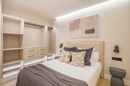 Edificio de lujo en Madrid con historia y elegancia en Calle Príncipe 8