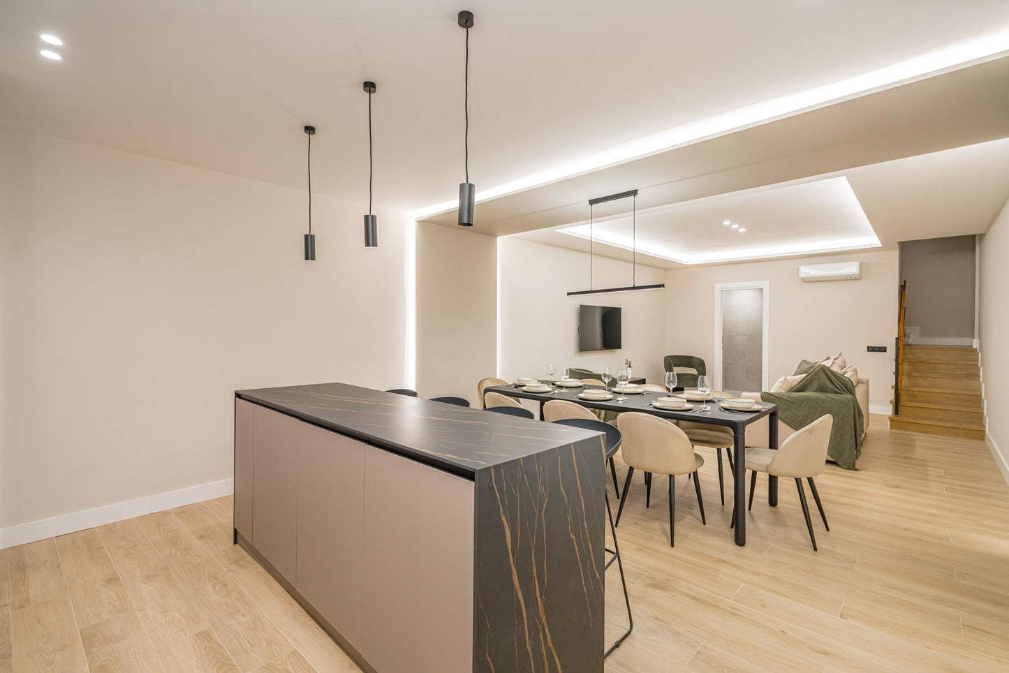 Edificio de lujo en Madrid con historia y elegancia en Calle Príncipe 8