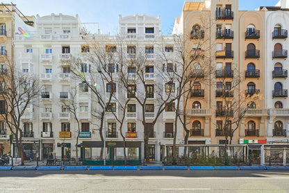 Piso de lujo en Madrid con terraza privada en Calle Conde de Peñalver