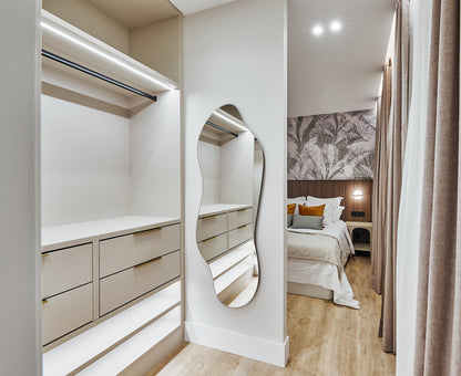 Piso de lujo en Madrid con amplios espacios y diseño moderno en Calle Padilla