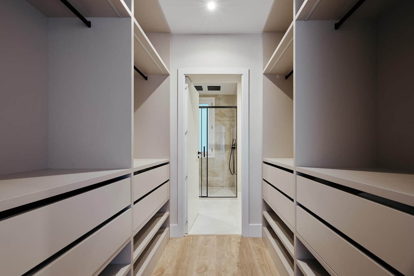 Piso de lujo en Madrid con domótica y estilo contemporáneo en Calle Goya
