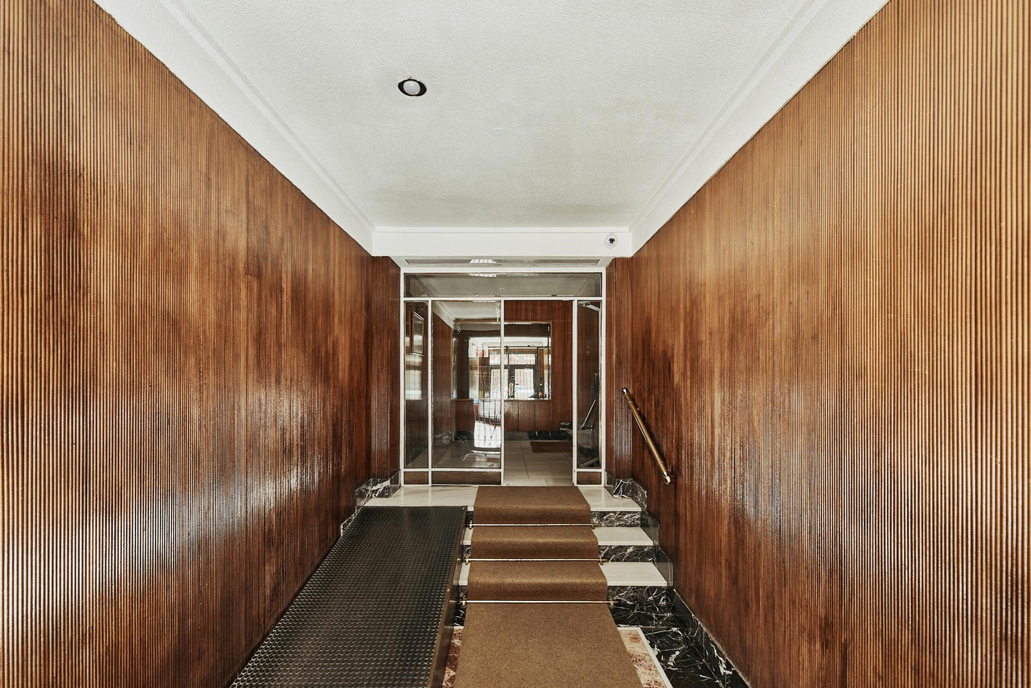 Piso de lujo en Madrid con encanto clásico en Calle Cardenal Cisneros