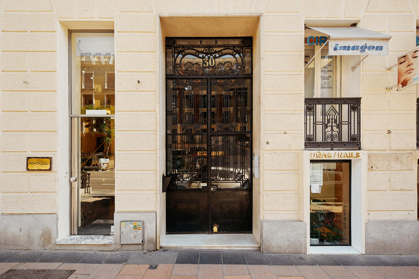 Piso de lujo en Madrid con domótica y estilo contemporáneo en Calle Goya