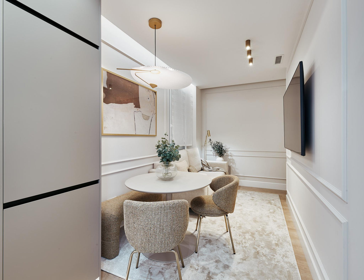 Piso de lujo en Madrid con diseño funcional en Calle General Pardiñas