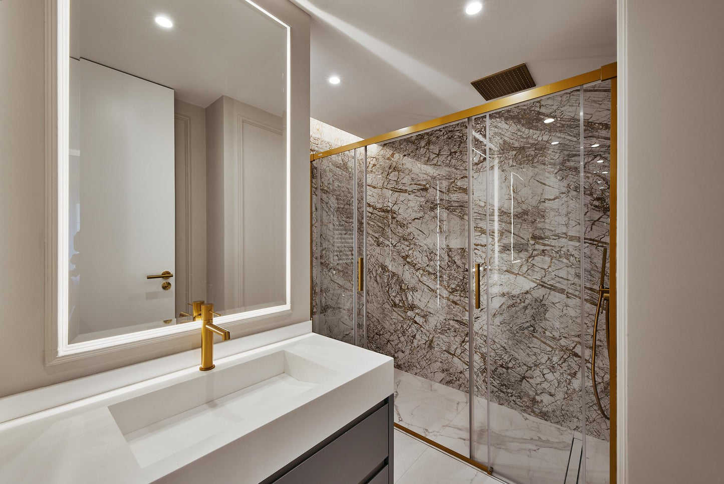 Piso de lujo en Madrid con terraza privada en Calle General Diaz Porlier