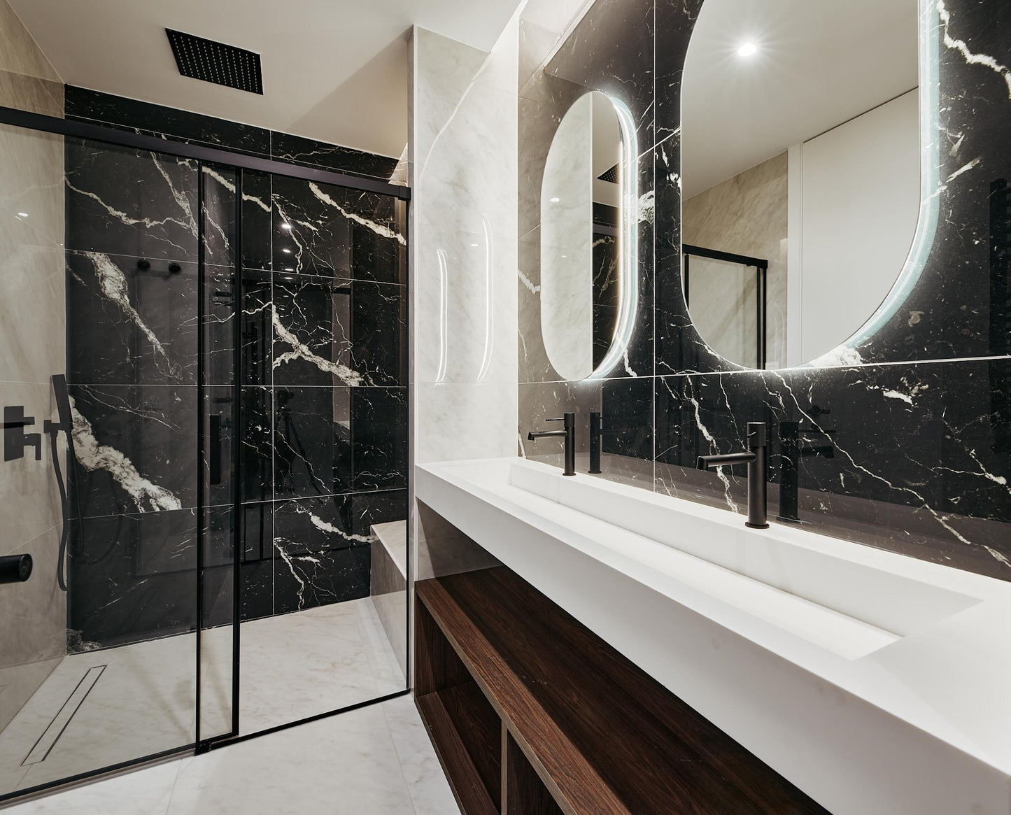 Piso de lujo en Madrid con terraza y luz natural en Calle Montesa