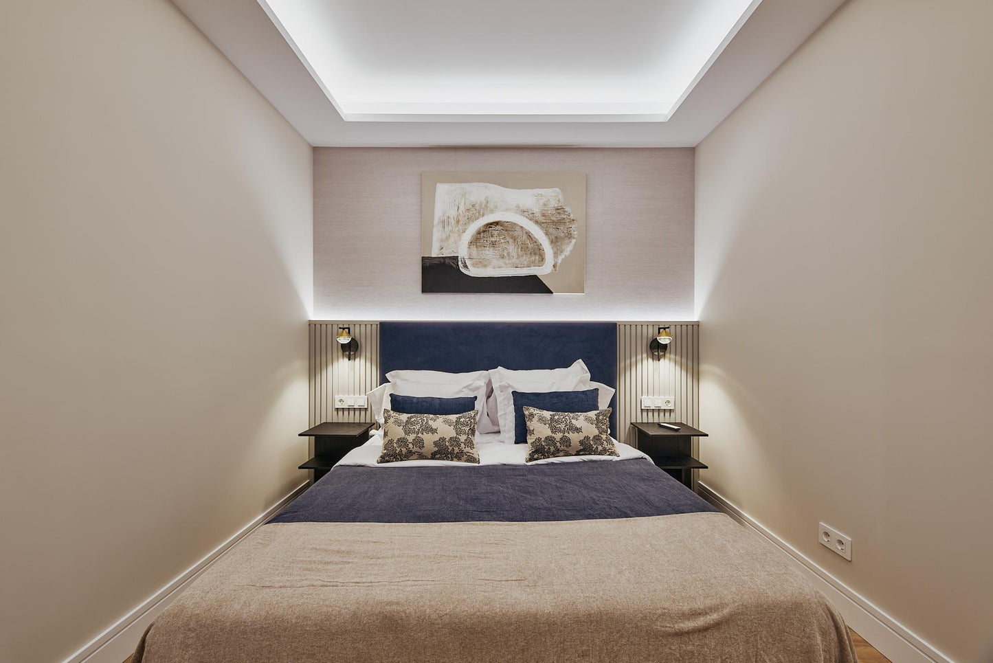 Piso de lujo en Madrid con terraza y luz natural en Calle Montesa