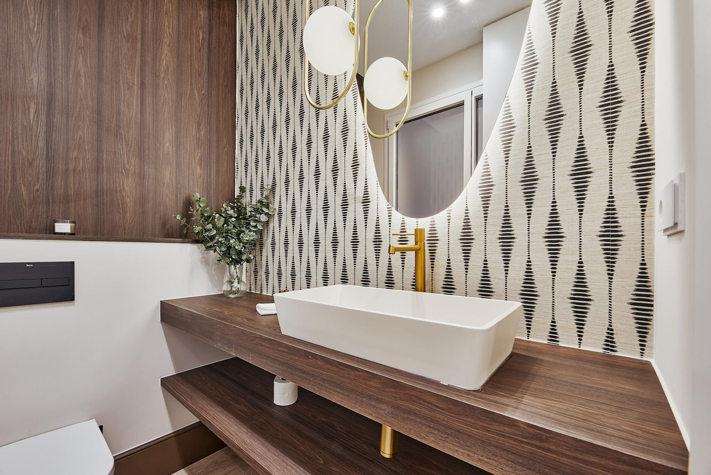 Piso de lujo en Madrid con balcón y diseño contemporáneo en Calle Hermosilla