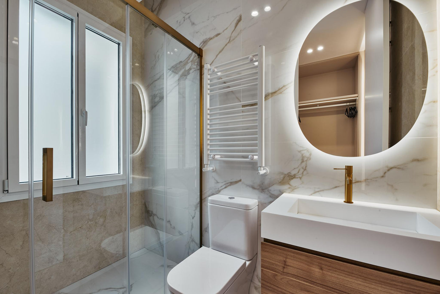 Piso de lujo en Madrid con balcón y diseño contemporáneo en Calle Hermosilla