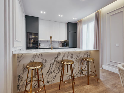 Piso de lujo en Madrid con balcón y diseño contemporáneo en Calle Hermosilla