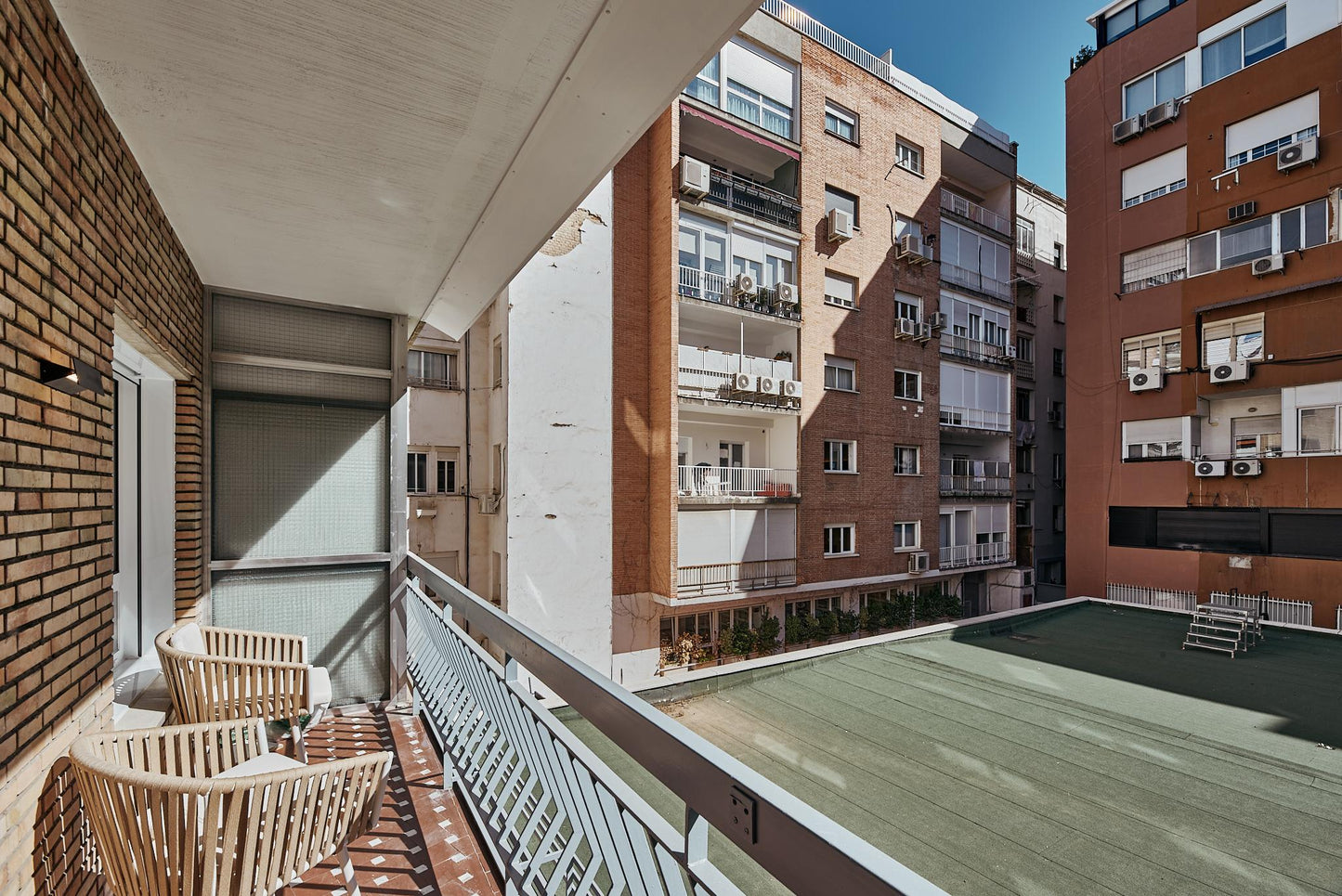 Piso de lujo en Madrid con terraza y estilo contemporáneo en Calle Castelló