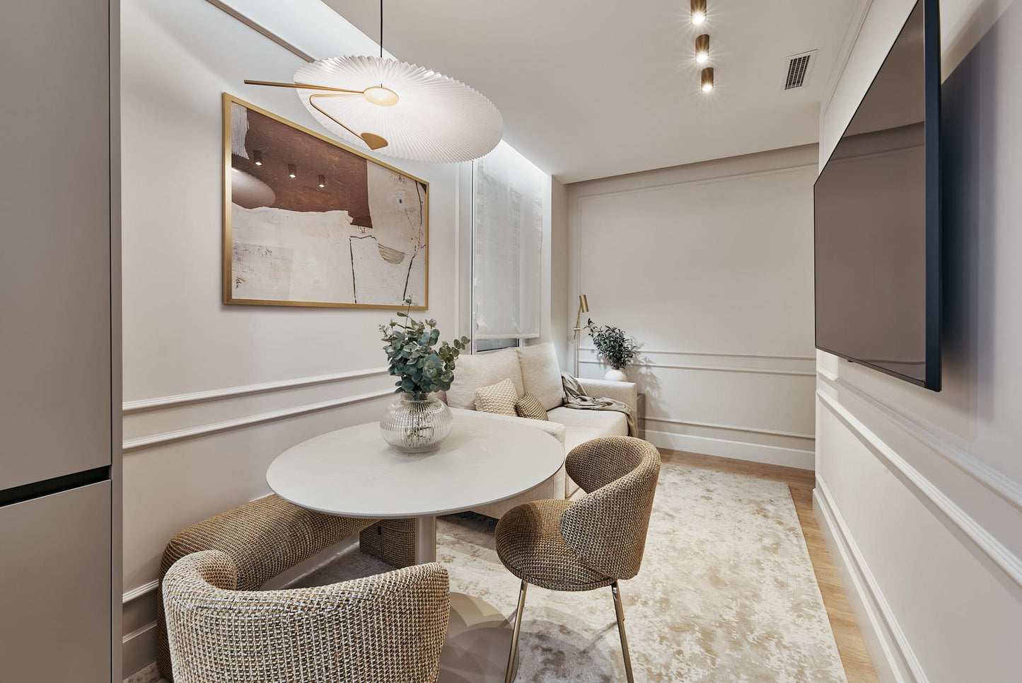 Piso de lujo en Madrid con diseño funcional en Calle General Pardiñas