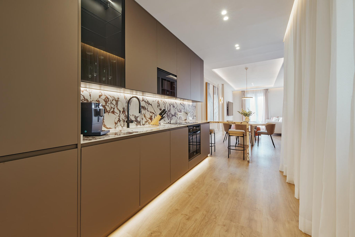 Piso de lujo en Madrid con domótica y diseño vanguardista en Calle General Pardiñas