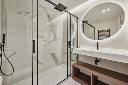 Piso de lujo en Madrid con balcón y diseño en Calle María de Molina