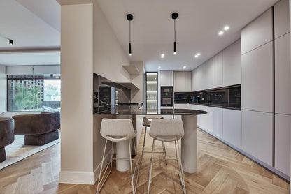 Piso de lujo en Madrid con balcón y diseño en Calle María de Molina