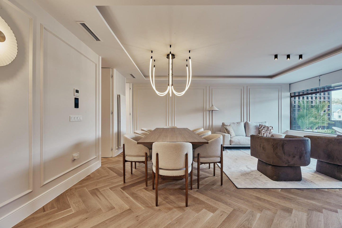 Piso de lujo en Madrid con balcón y diseño en Calle María de Molina