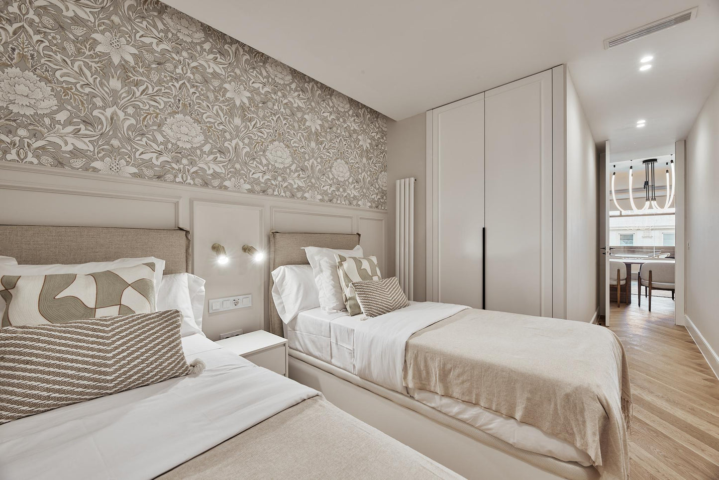 Piso de lujo en Madrid con balcón y diseño en Calle María de Molina