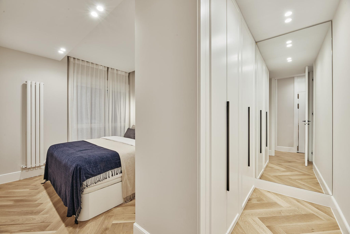 Piso de lujo en Madrid con balcón y diseño en Calle María de Molina