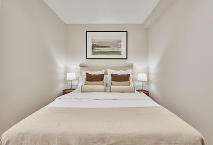 Piso de lujo en Madrid con balcón y diseño en Calle María de Molina