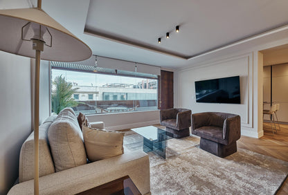 Piso de lujo en Madrid con balcón y diseño en Calle María de Molina