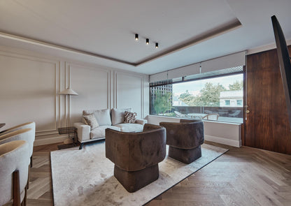 Piso de lujo en Madrid con balcón y diseño en Calle María de Molina