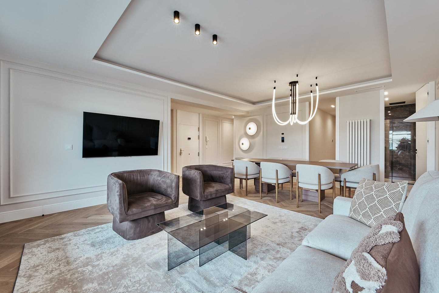 Piso de lujo en Madrid con balcón y diseño en Calle María de Molina