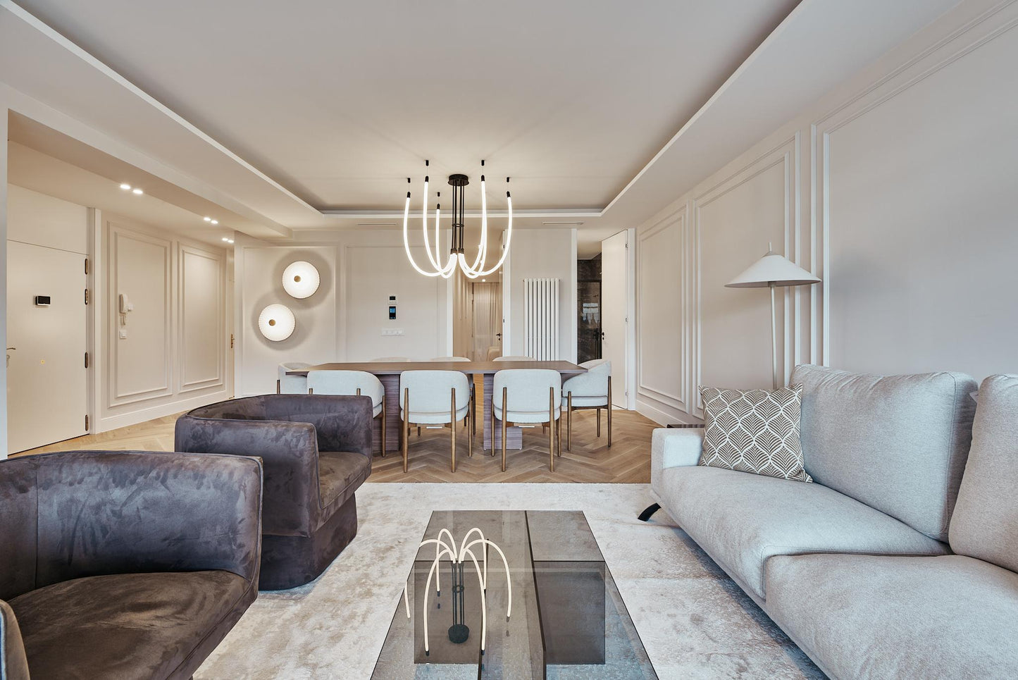 Piso de lujo en Madrid con balcón y diseño en Calle María de Molina