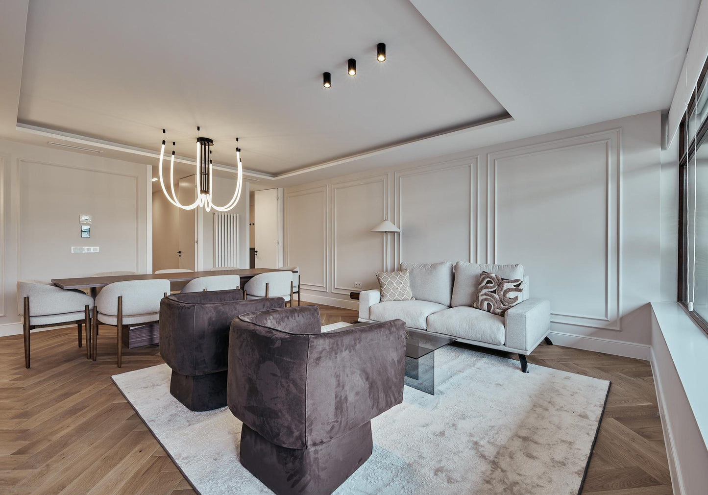 Piso de lujo en Madrid con balcón y diseño en Calle María de Molina