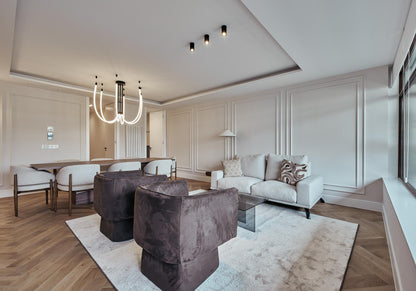 Piso de lujo en Madrid con balcón y diseño en Calle María de Molina