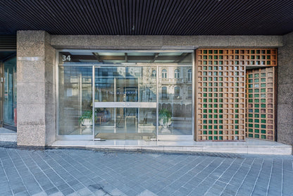 Piso de lujo en Madrid con patio privado en Calle María de Molina