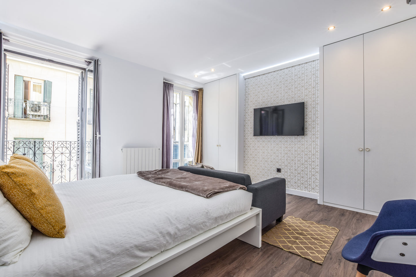 Piso de lujo en Madrid con balcón y cinco suites en Calle Fuencarral