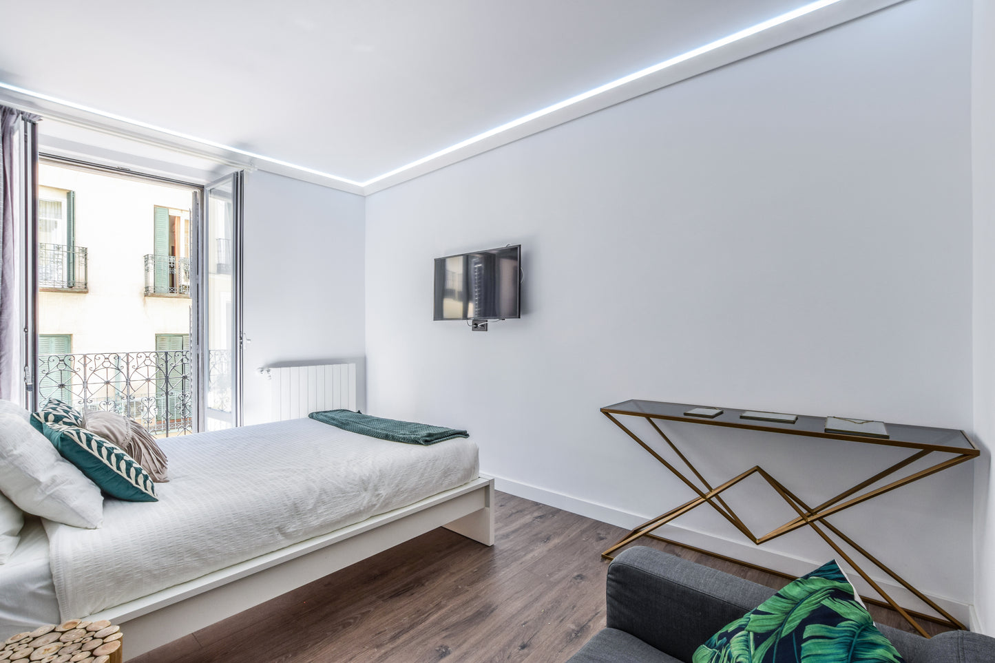 Piso de lujo en Madrid con balcón y cinco suites en Calle Fuencarral