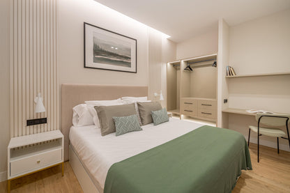 Edificio de lujo en Madrid con historia y elegancia en Calle Príncipe 8