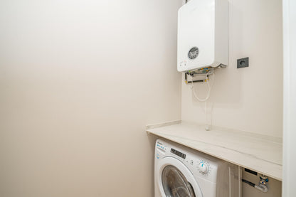 Edificio de lujo en Madrid con historia y elegancia en Calle Príncipe 8