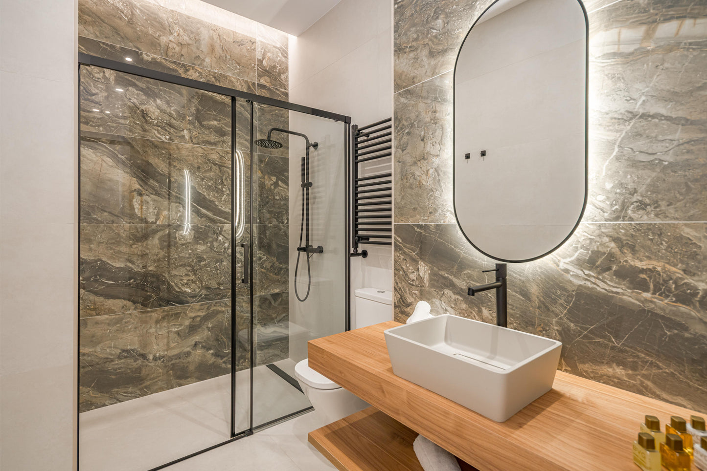 Edificio de lujo en Madrid con historia y elegancia en Calle Príncipe 8