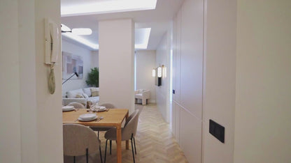 Piso de lujo en Madrid con estilo contemporáneo en Sol en Calle Tetuán